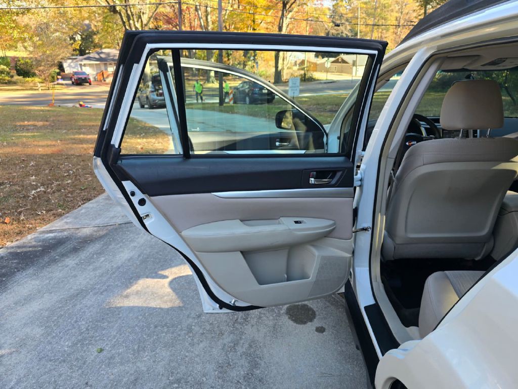 2014 Subaru Outback Image 33