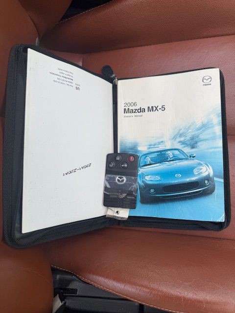 2006 Mazda MX-5 Miata Image 10