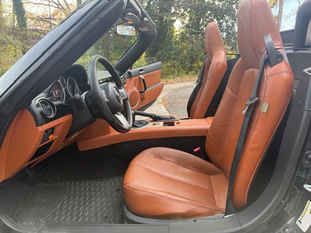 2006 Mazda MX-5 Miata Image 32