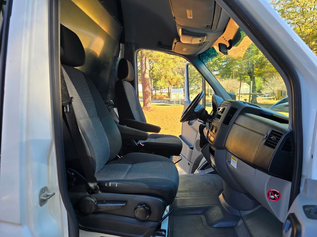 2011 Mercedes-Benz Sprinter Image 6