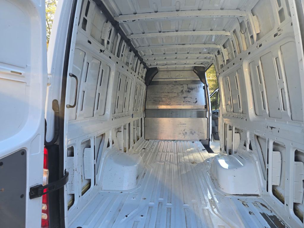 2011 Mercedes-Benz Sprinter Image 8