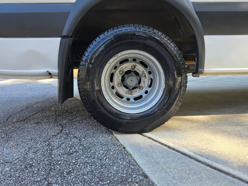 2011 Mercedes-Benz Sprinter Image 11