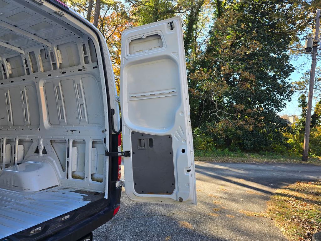 2011 Mercedes-Benz Sprinter Image 16