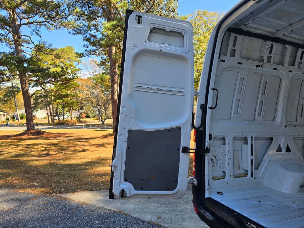 2011 Mercedes-Benz Sprinter Image 17