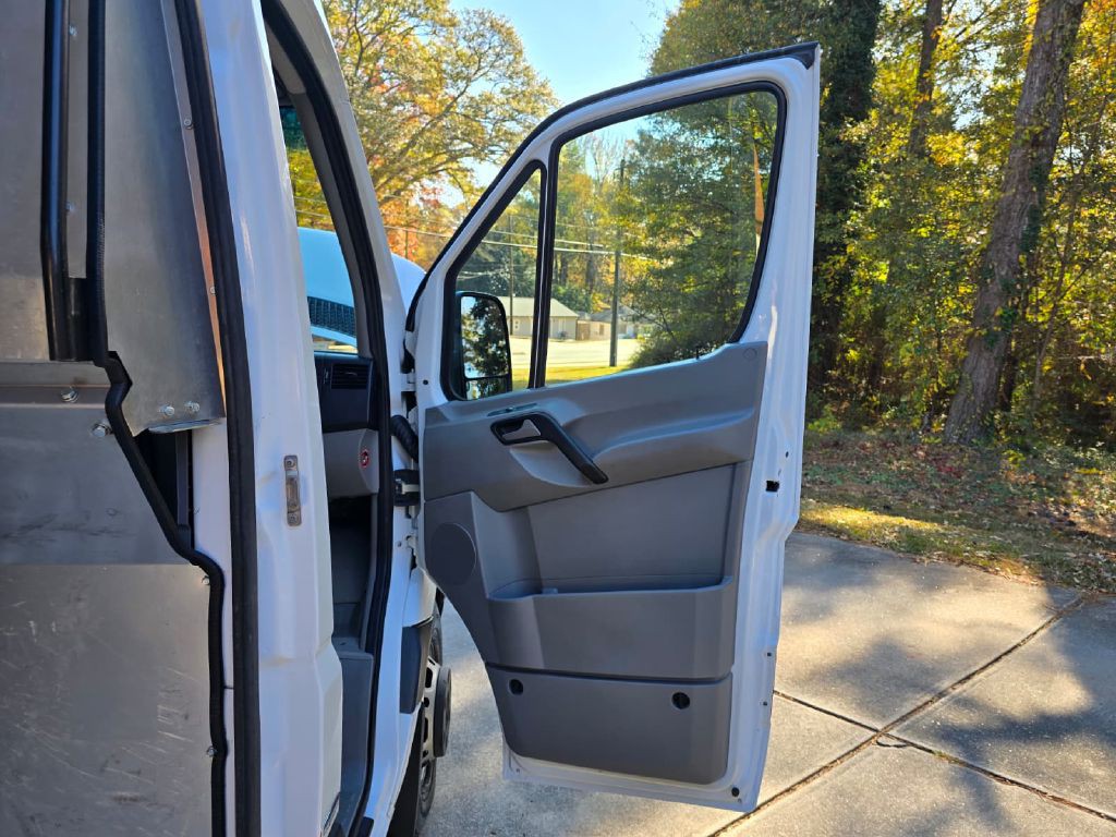 2011 Mercedes-Benz Sprinter Image 18
