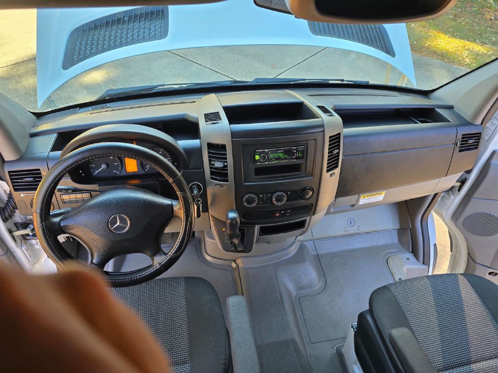 2011 Mercedes-Benz Sprinter Image 19