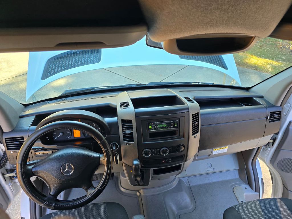 2011 Mercedes-Benz Sprinter Image 20