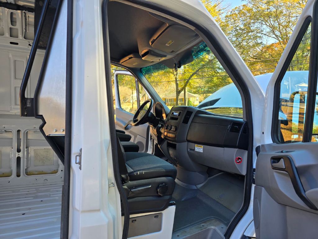 2011 Mercedes-Benz Sprinter Image 23