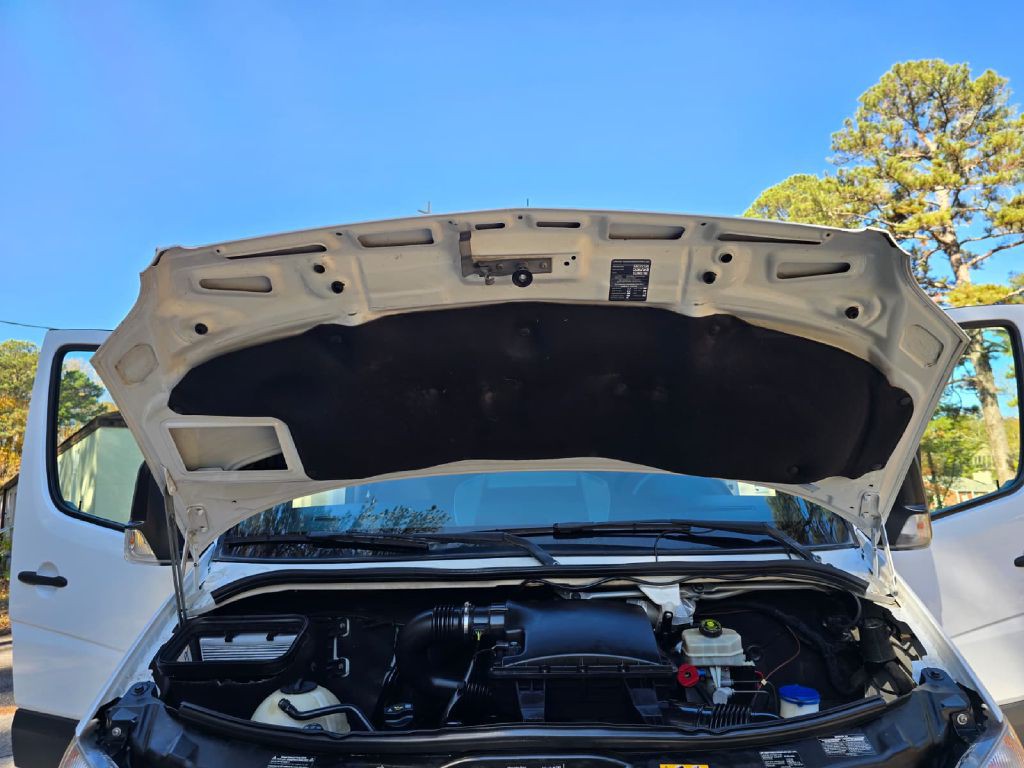 2011 Mercedes-Benz Sprinter Image 27