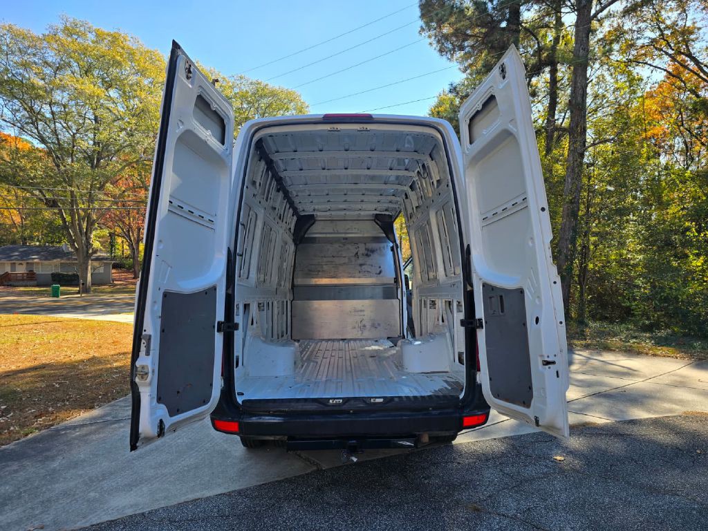 2011 Mercedes-Benz Sprinter Image 28