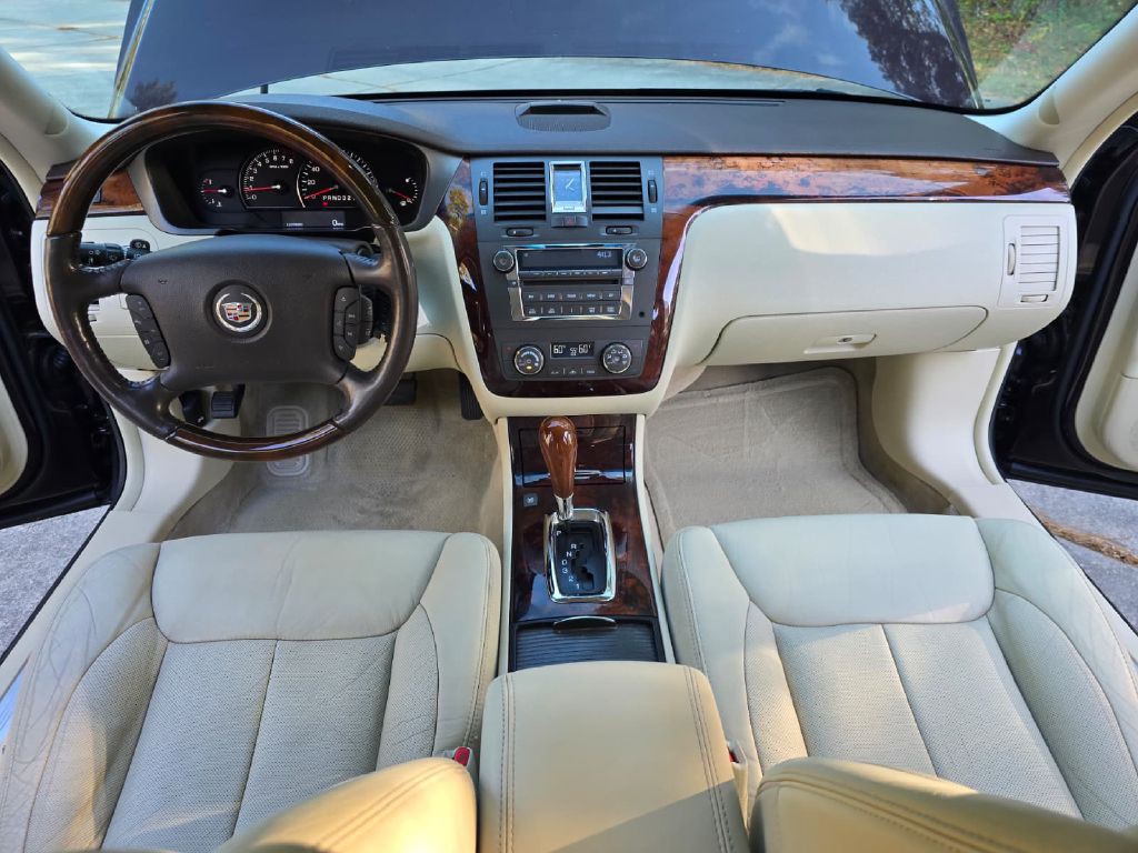 2008 Cadillac DTS Image 5