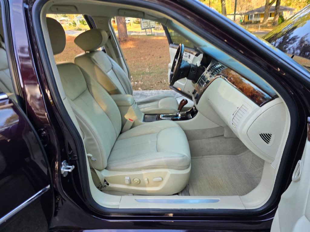 2008 Cadillac DTS Image 6