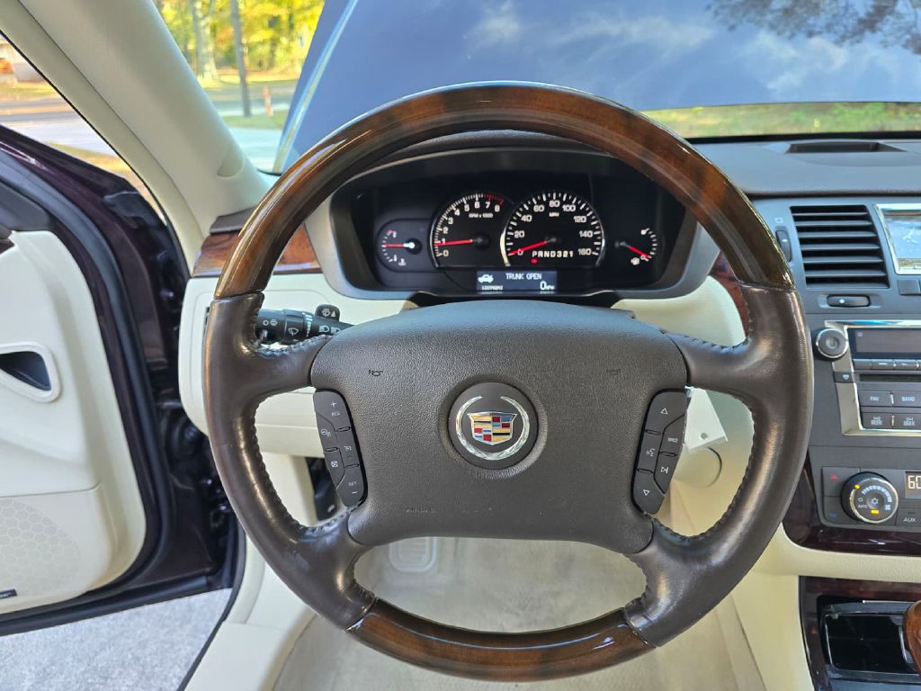 2008 Cadillac DTS Image 20