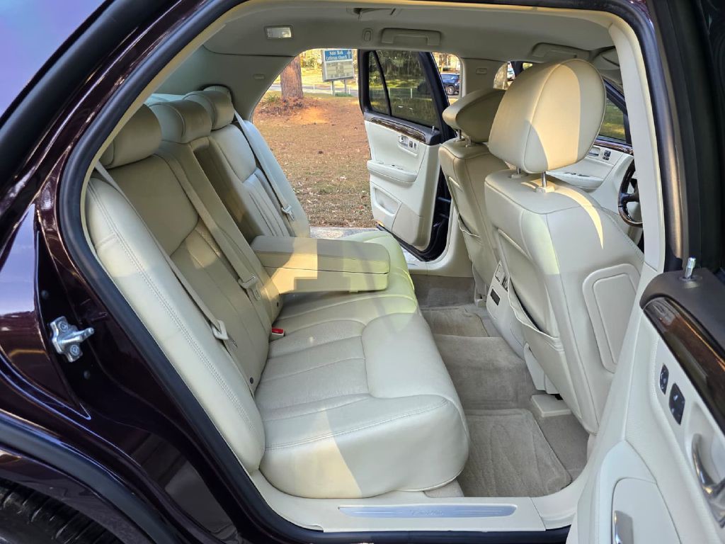 2008 Cadillac DTS Image 21