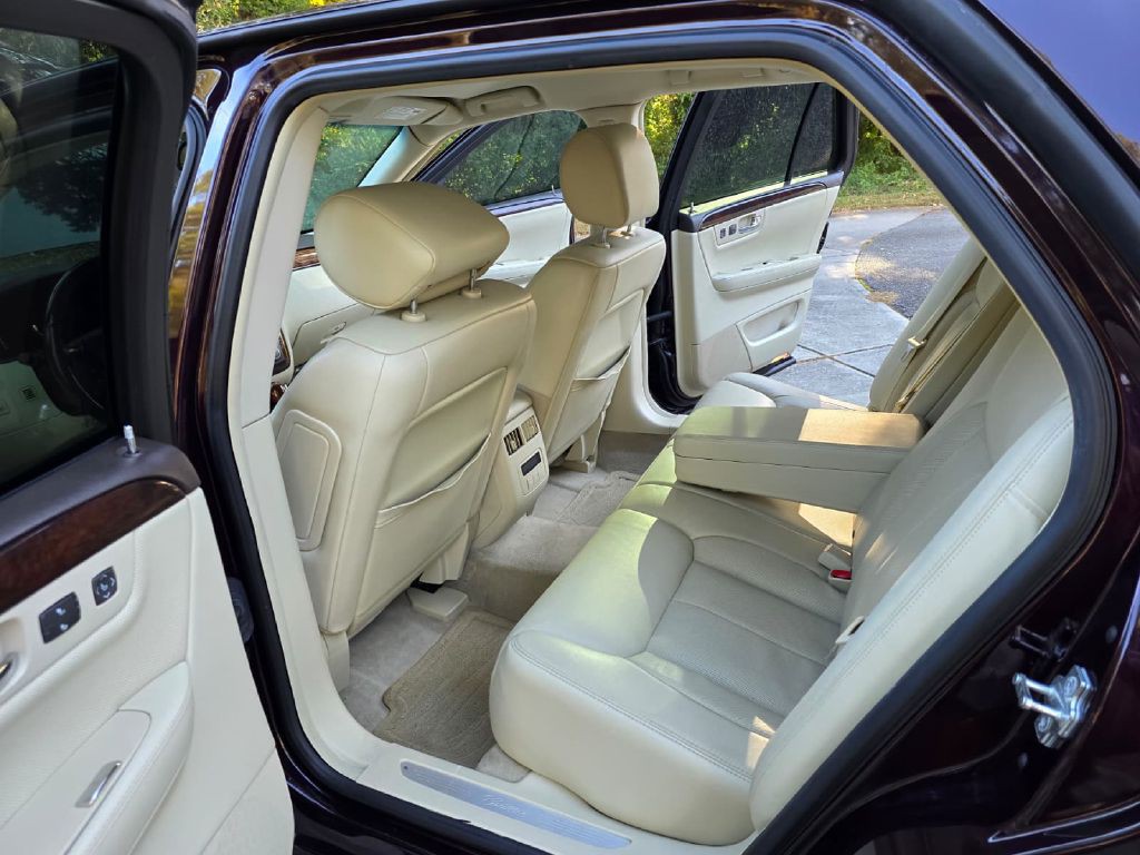 2008 Cadillac DTS Image 24