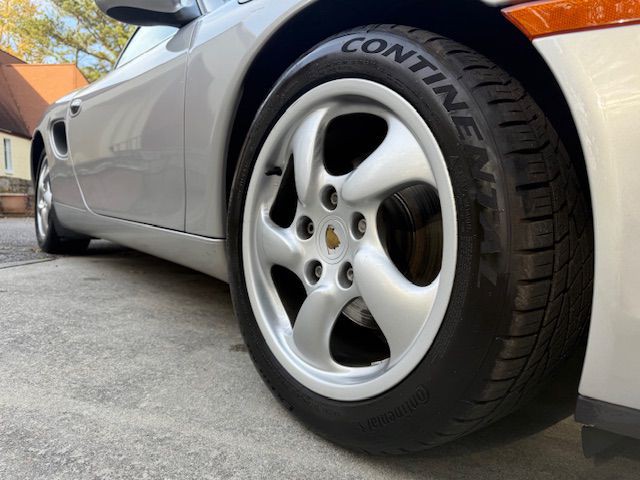 2001 Porsche Boxster Image 18