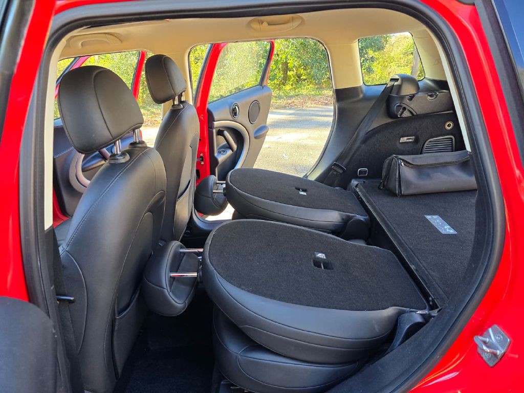 2012 MINI Cooper Image 16