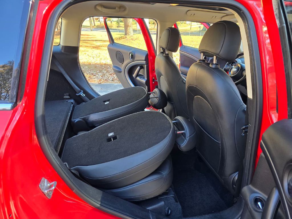 2012 MINI Cooper Image 17