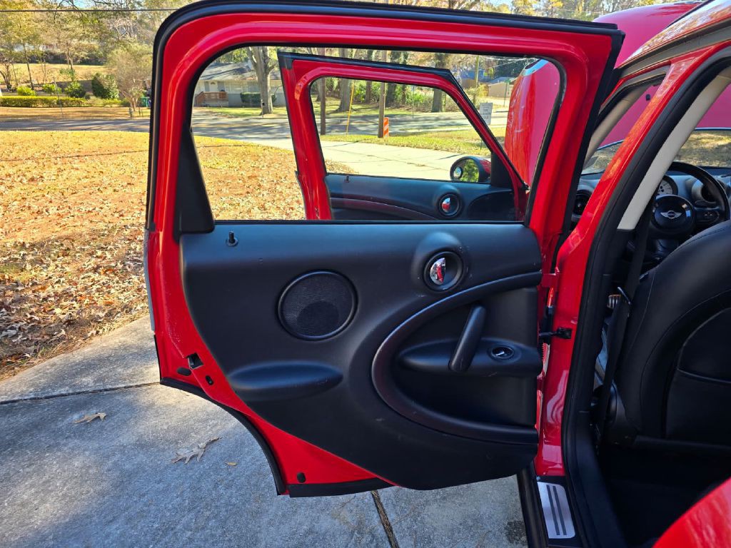 2012 MINI Cooper Image 22