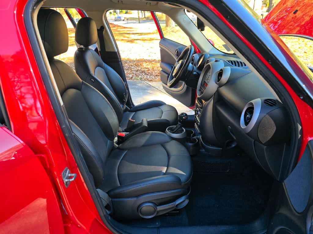 2012 MINI Cooper Image 24