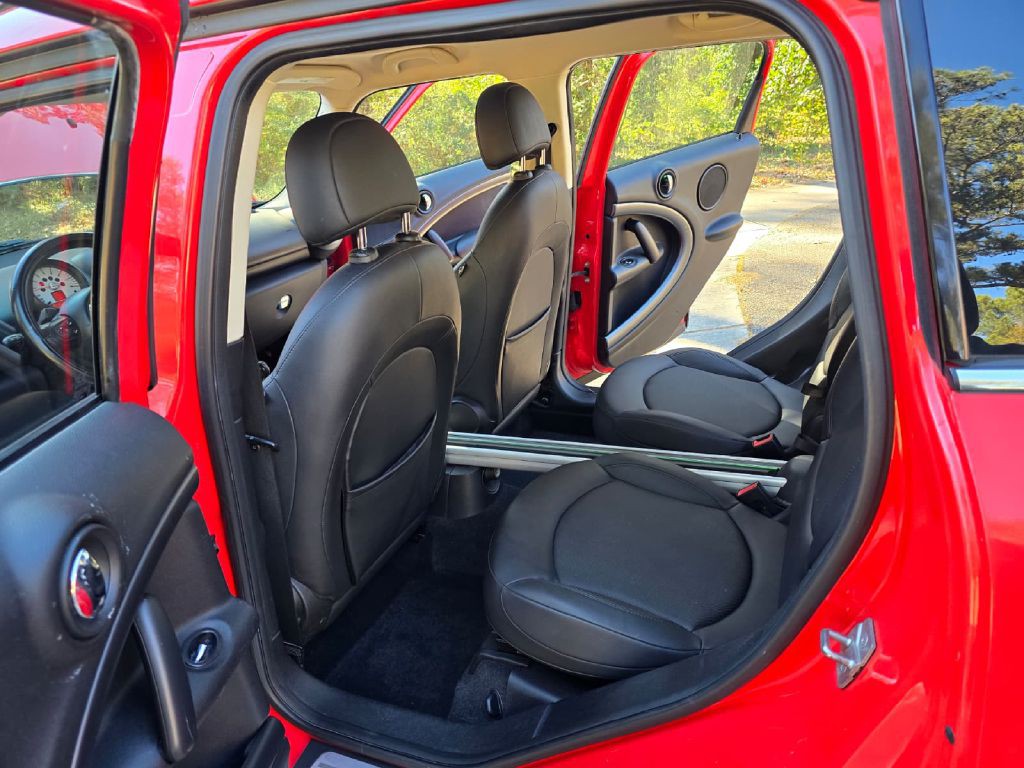 2012 MINI Cooper Image 28