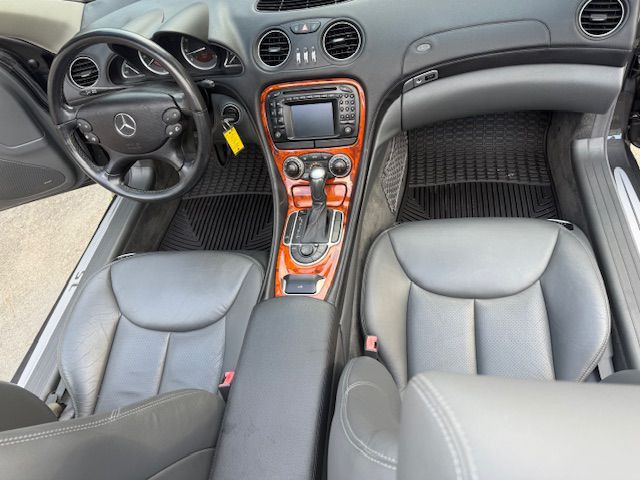 2003 Mercedes-Benz SL-Class Image 33