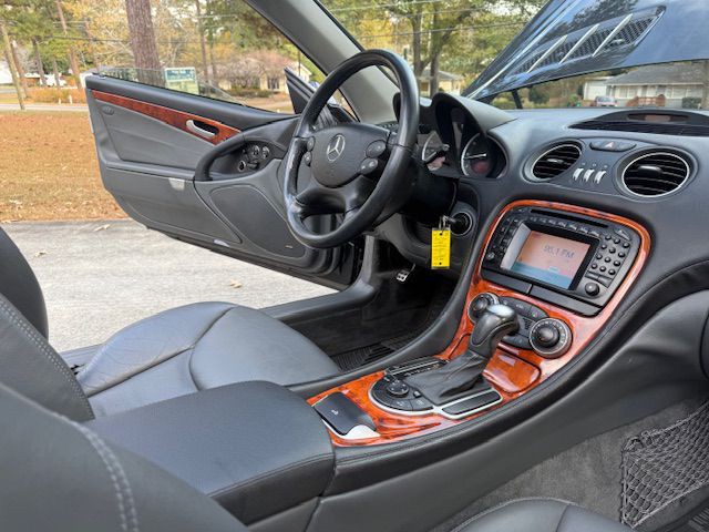 2003 Mercedes-Benz SL-Class Image 38