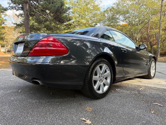 2003 Mercedes-Benz SL-Class Image 2