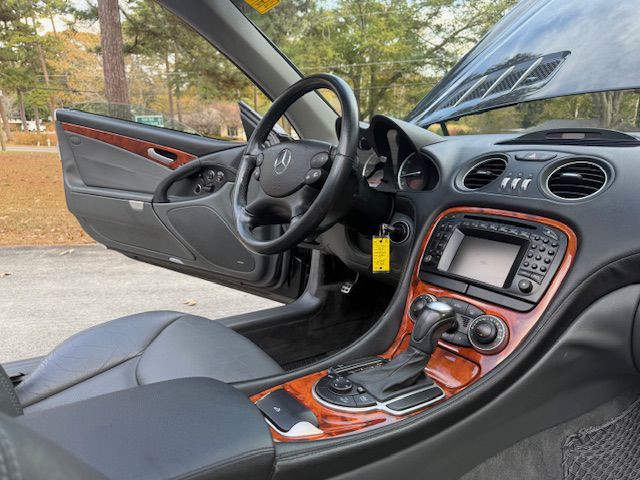 2003 Mercedes-Benz SL-Class Image 7