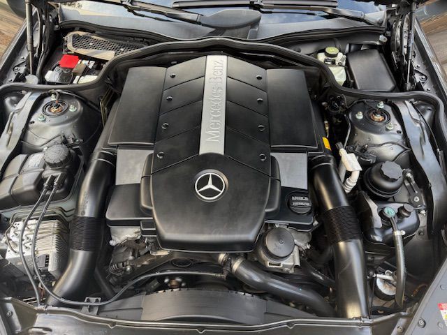 2003 Mercedes-Benz SL-Class Image 10