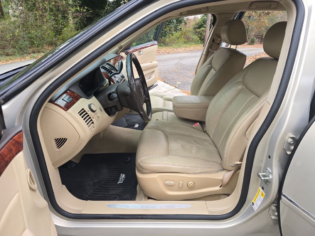 2007 Cadillac DTS Image 7