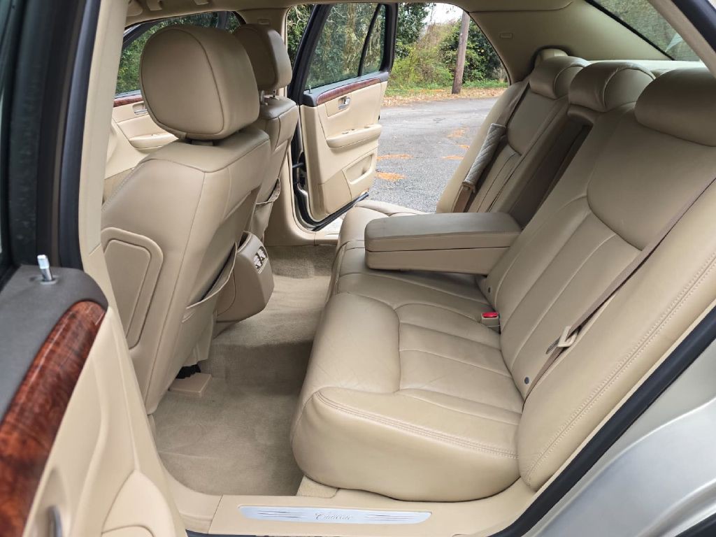 2007 Cadillac DTS Image 8