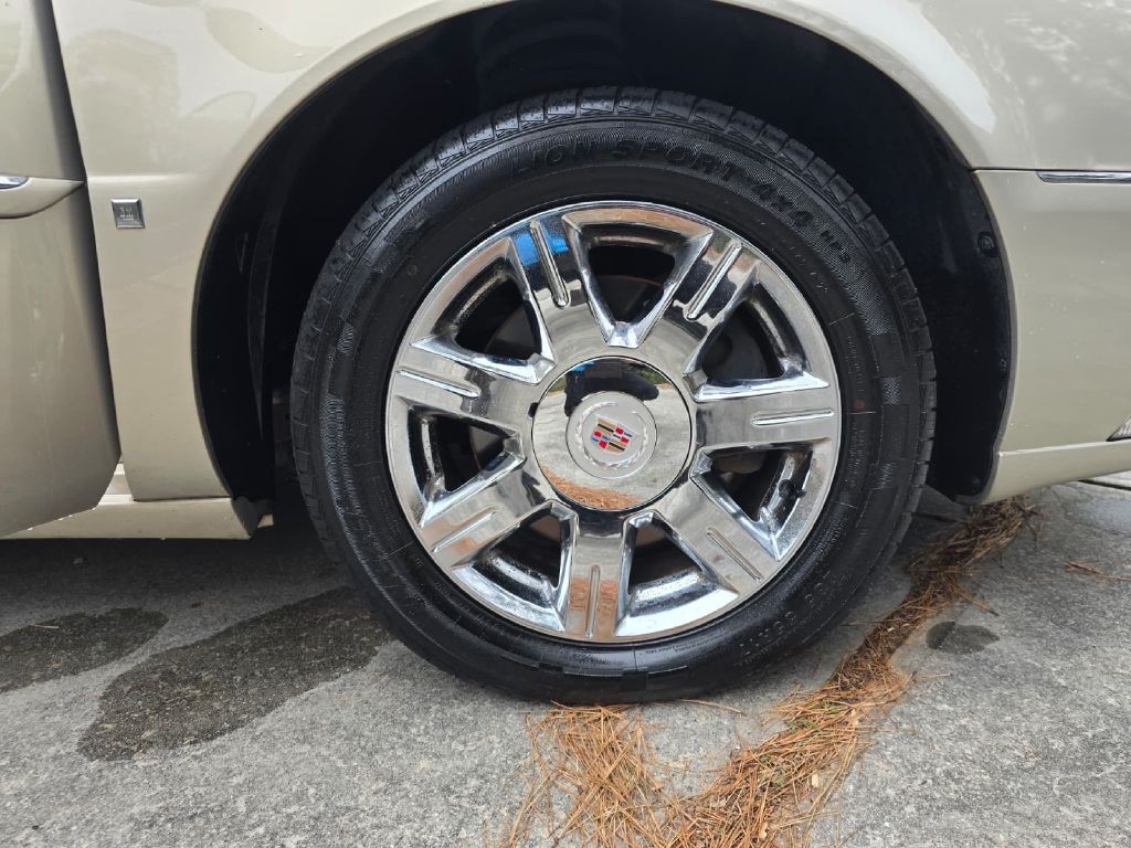 2007 Cadillac DTS Image 30