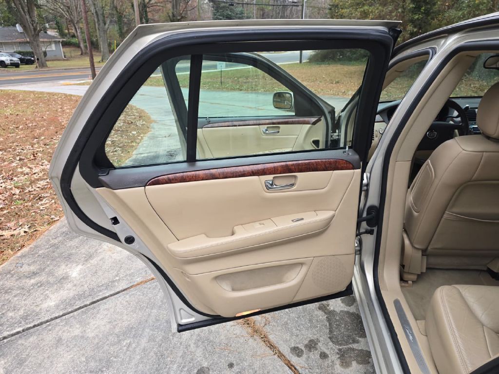 2007 Cadillac DTS Image 36