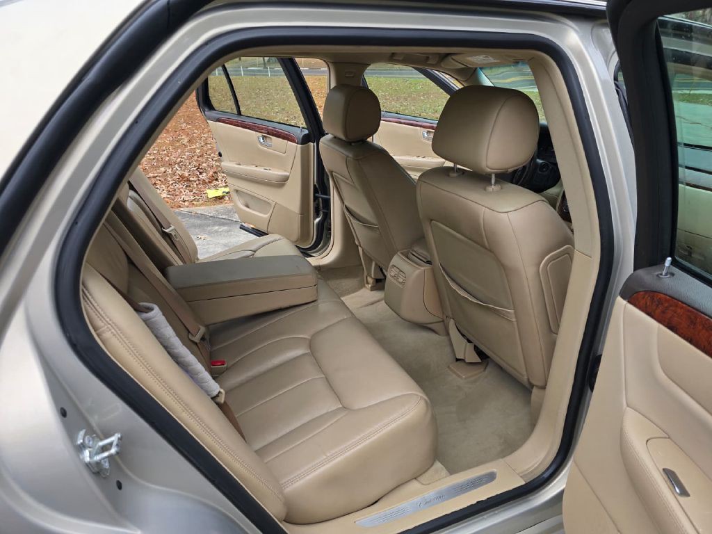 2007 Cadillac DTS Image 40