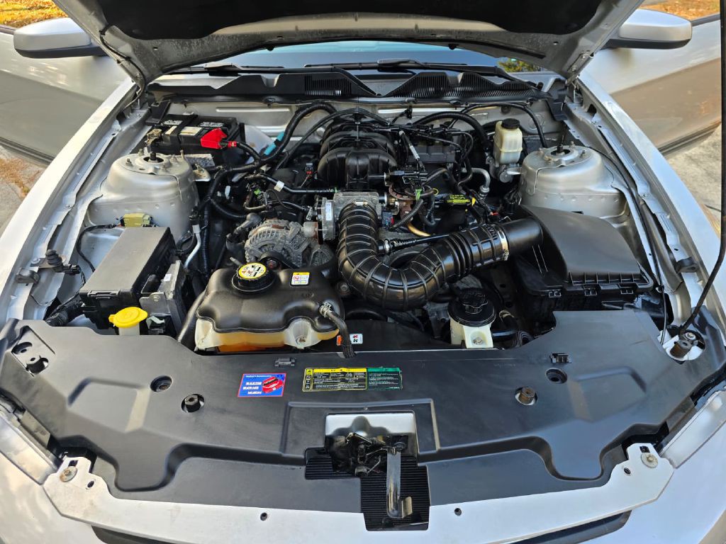 2010 Ford Mustang Image 9