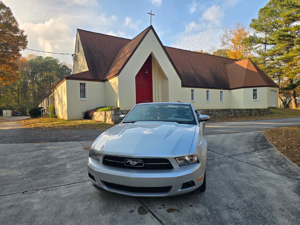 2010 Ford Mustang Image 35