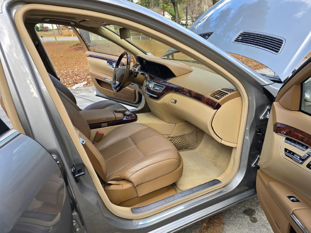 2009 Mercedes-Benz S-Class Image 9