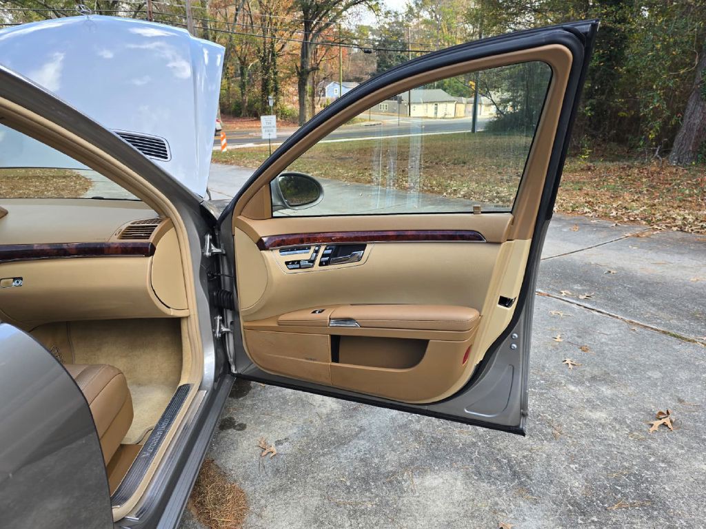 2009 Mercedes-Benz S-Class Image 17