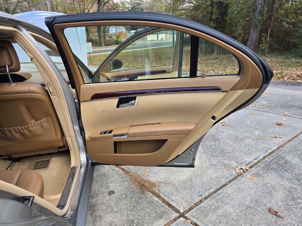 2009 Mercedes-Benz S-Class Image 18