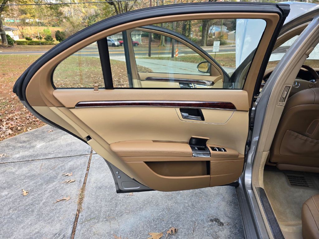 2009 Mercedes-Benz S-Class Image 21