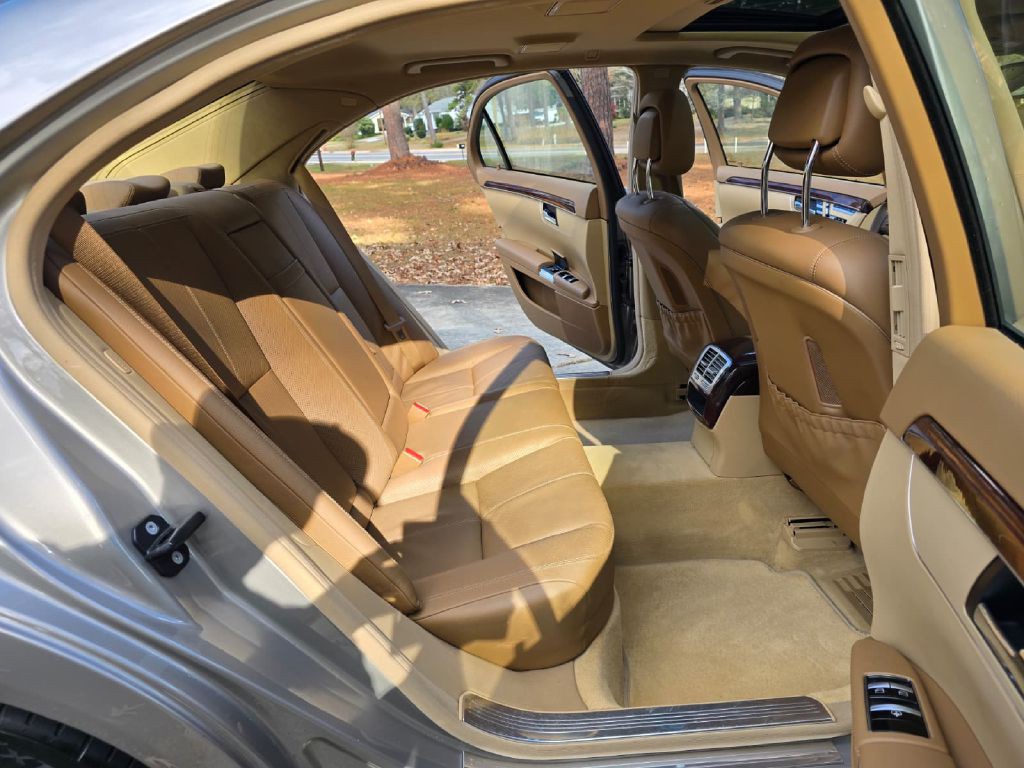 2009 Mercedes-Benz S-Class Image 22