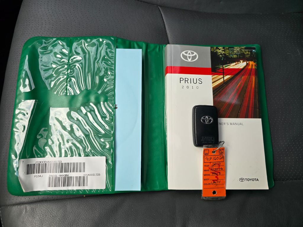 2010 Toyota Prius Image 10