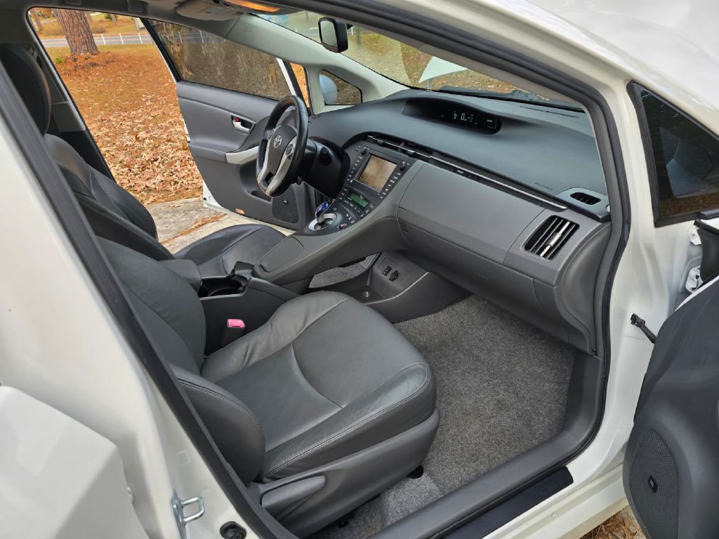 2010 Toyota Prius Image 30