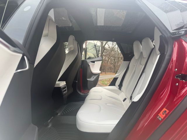 2017 Tesla Model S Image 8