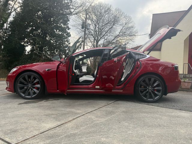 2017 Tesla Model S Image 22