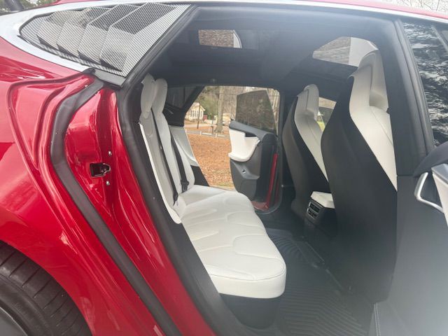 2017 Tesla Model S Image 29