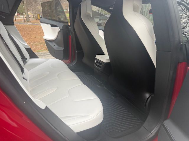 2017 Tesla Model S Image 31