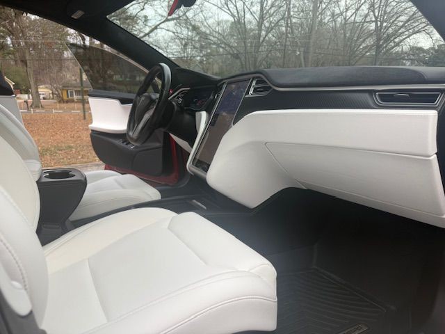 2017 Tesla Model S Image 33