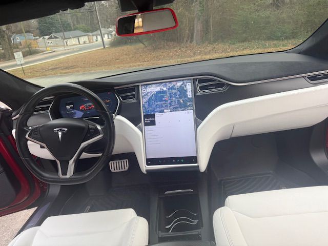 2017 Tesla Model S Image 35